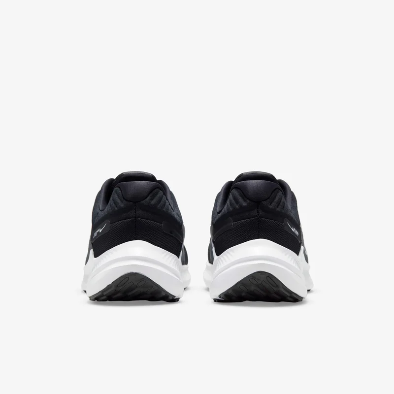 Nike Women's Quest 5 Road Running Shoe